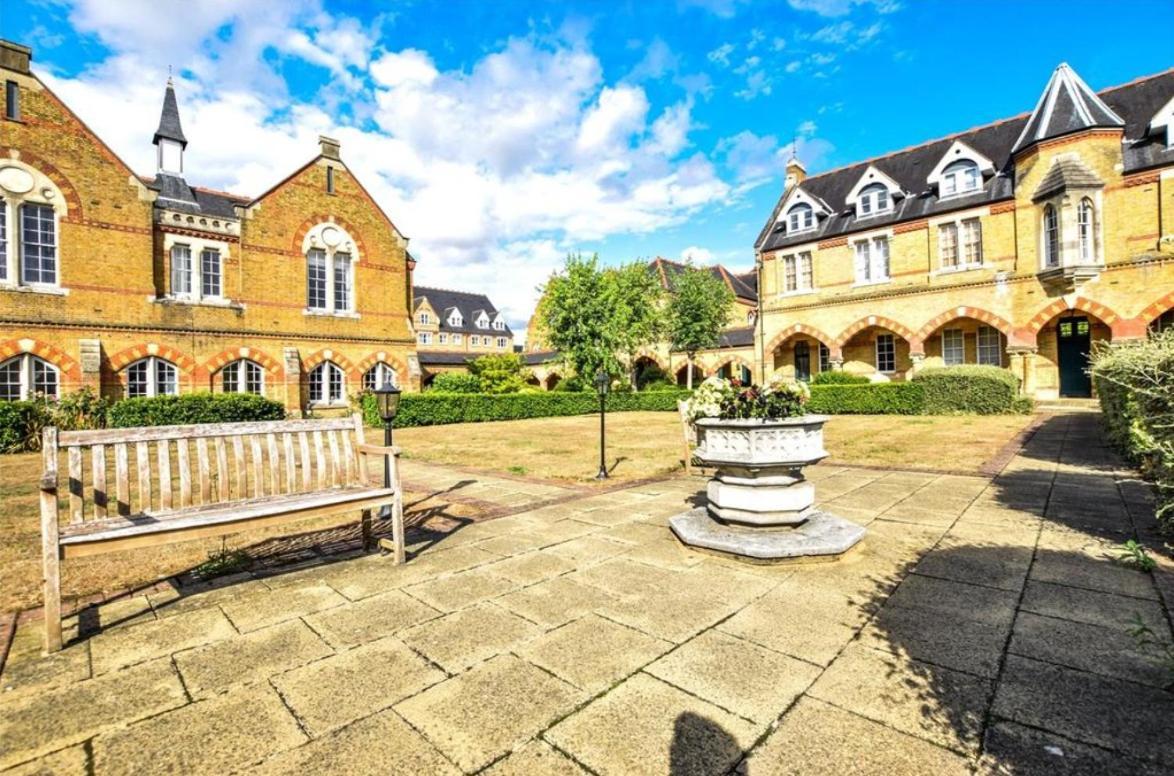Pinewood Cottage Watford  Zewnętrze zdjęcie